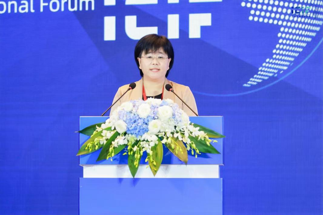 我院在工業(yè)文明國際論壇發(fā)布《中國工業(yè)：綠智共贏全球新形象》報(bào)告